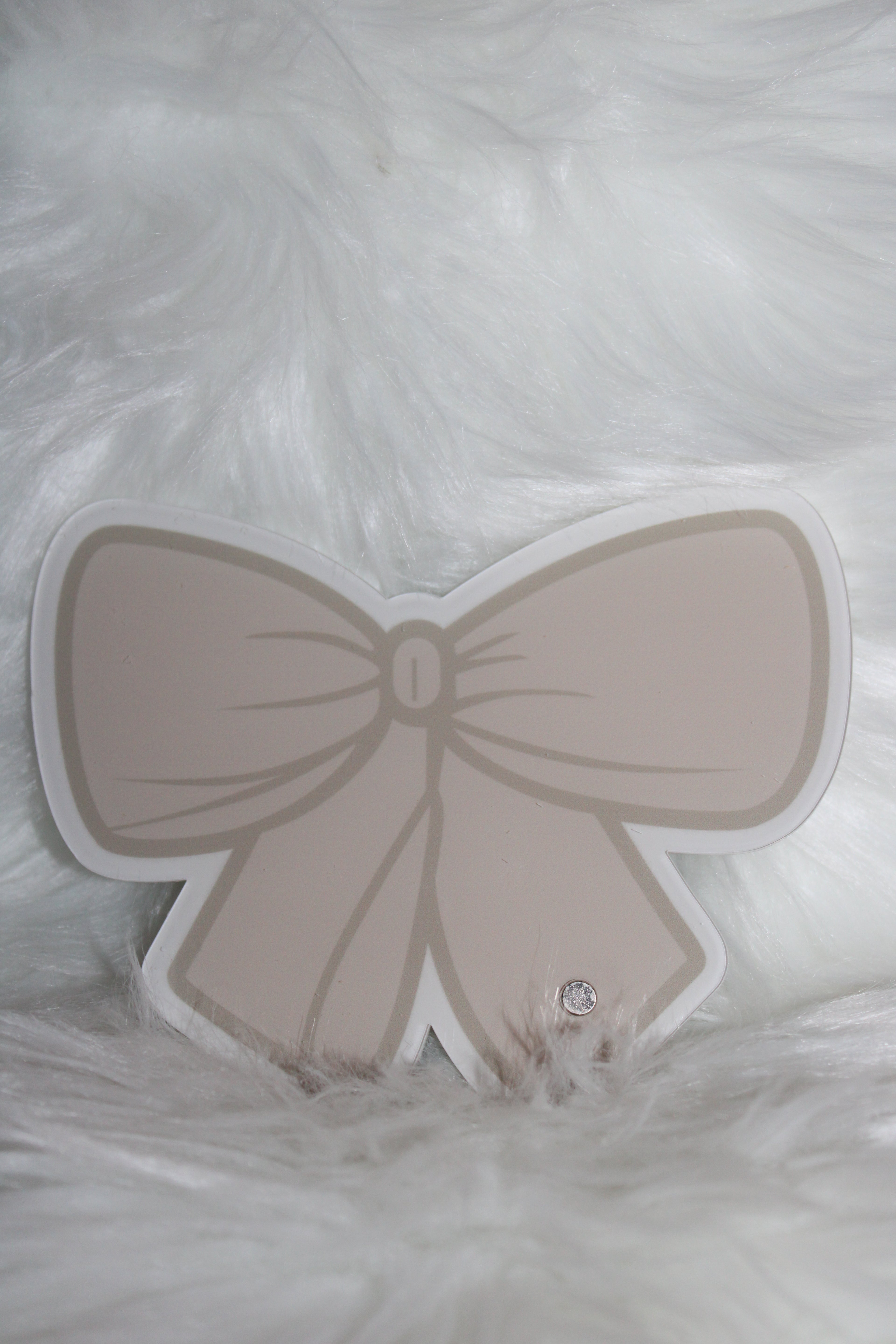 Bow Lash Tile
